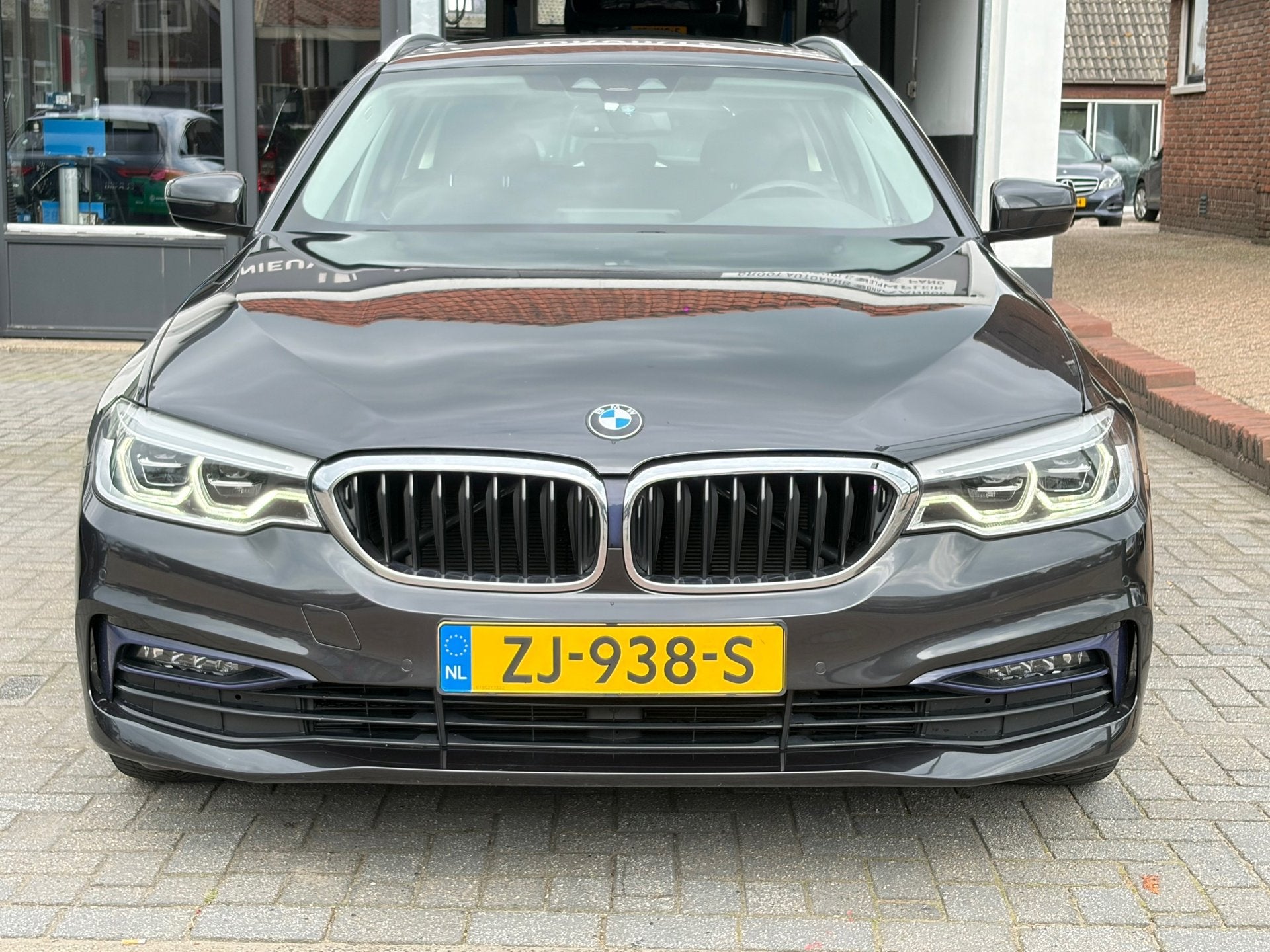 Foto 8 van BMW 5-serie Touring 520i High Executive Edition,Panoramadak,