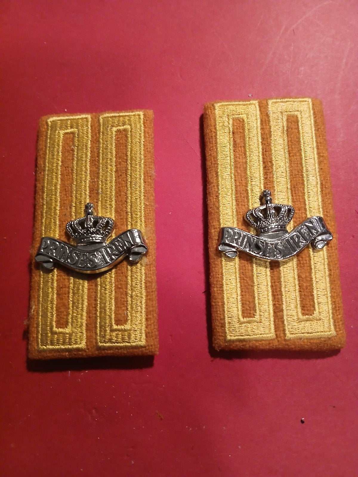 Schouderstukken Prinses Irene Brigade, Verzenden, Landmacht, Nederland, Embleem of Badge