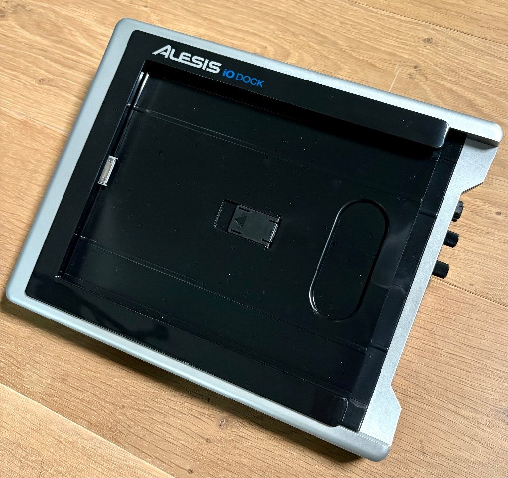 Alesis iO Dock - iPad audio/MIDI dock (30-pin), Ophalen of Verzenden, Zo goed als nieuw, Minder dan 5 kanalen, Microfooningang