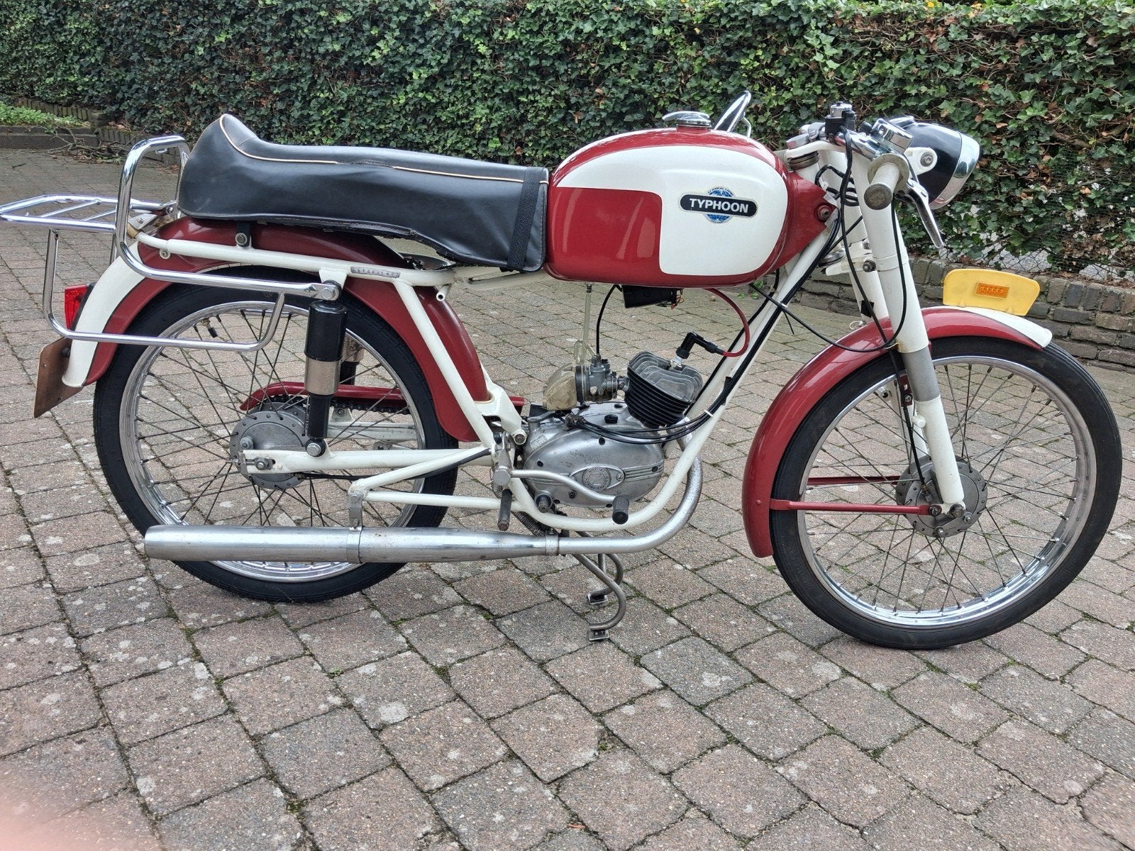 Typhoon sport, Fietsen en Brommers, Brommers | Oldtimers, Maximaal 45 km/u, 49 cc, 3 versnellingen, Ophalen