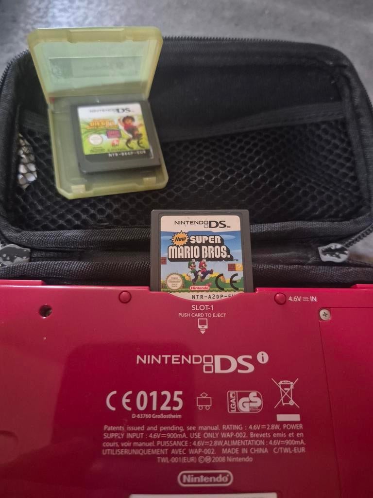 Rode Nintendo DSi, Dsi, Ophalen of Verzenden, Zo goed als nieuw, Met beschermhoes of tas