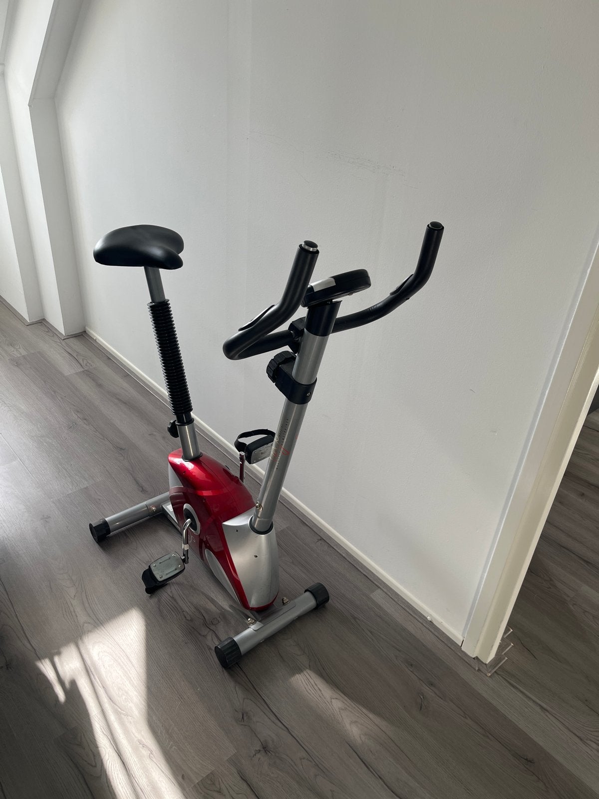 Hometrainer Vingo Rössler - Zo goed als nieuw, Sport en Fitness, Ophalen, Zo goed als nieuw, Metaal, Benen
