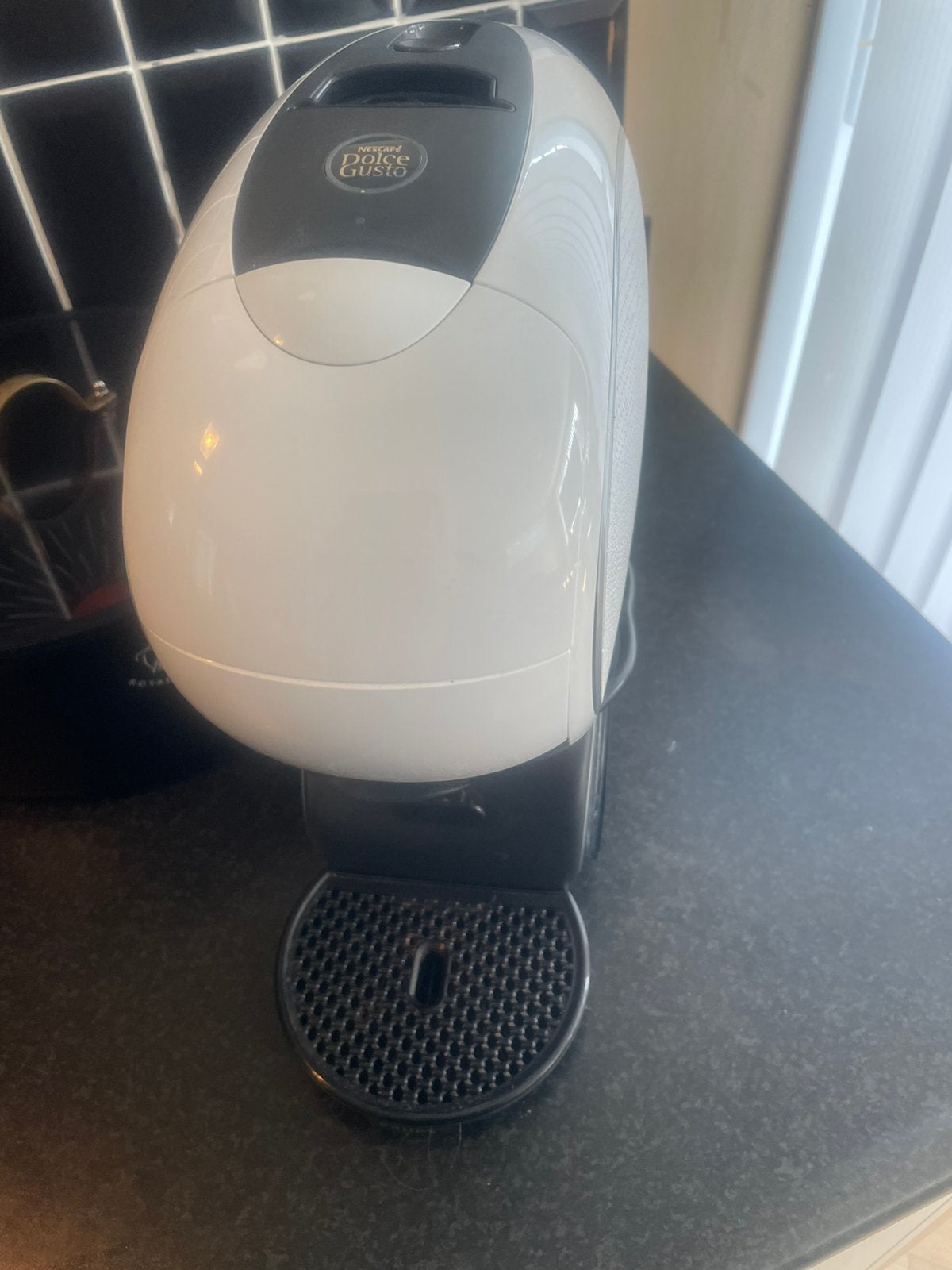 Dolce gusto neo wit, Witgoed en Apparatuur, Koffiezetapparaten, Ophalen of Verzenden, Zo goed als nieuw, Koffiemachine