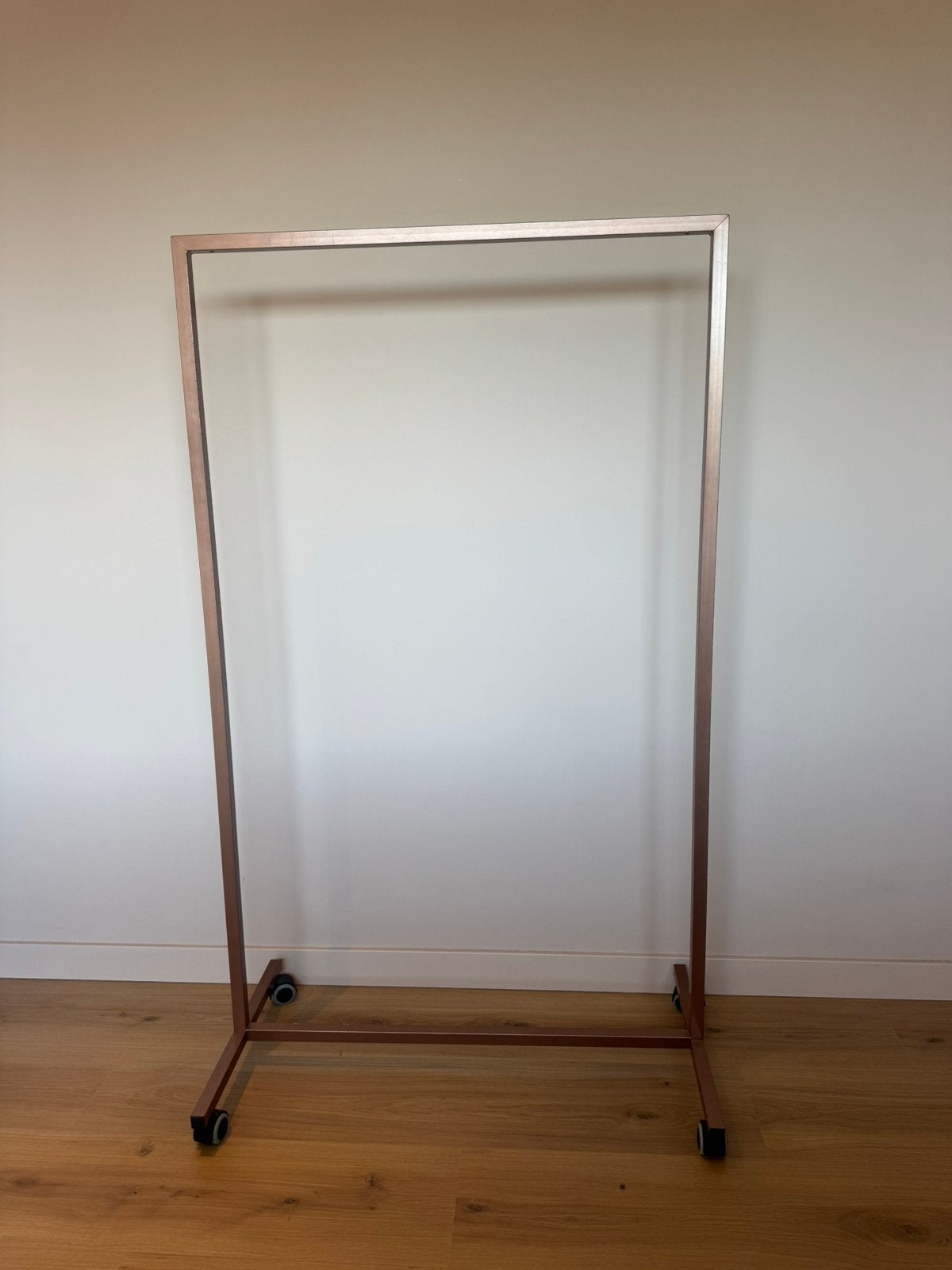 Gruppo Corso ‘Solo’, kleding rek koper 90 cm  155 cm 50 cm, Ophalen, Met wielen, Zo goed als nieuw