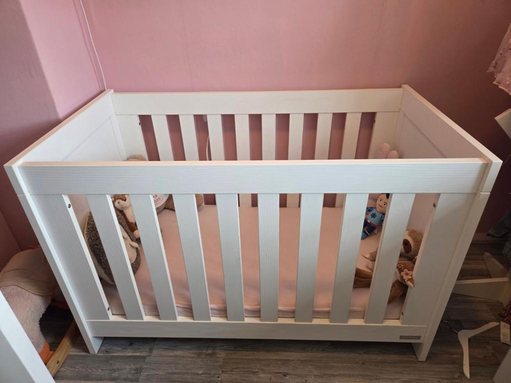 Complete Babykamer Set: Ledikant, Commode, Kledingkast, Kinderen en Baby's, Kinderkamer | Complete kinderkamers, Ophalen, Jongetje of Meisje