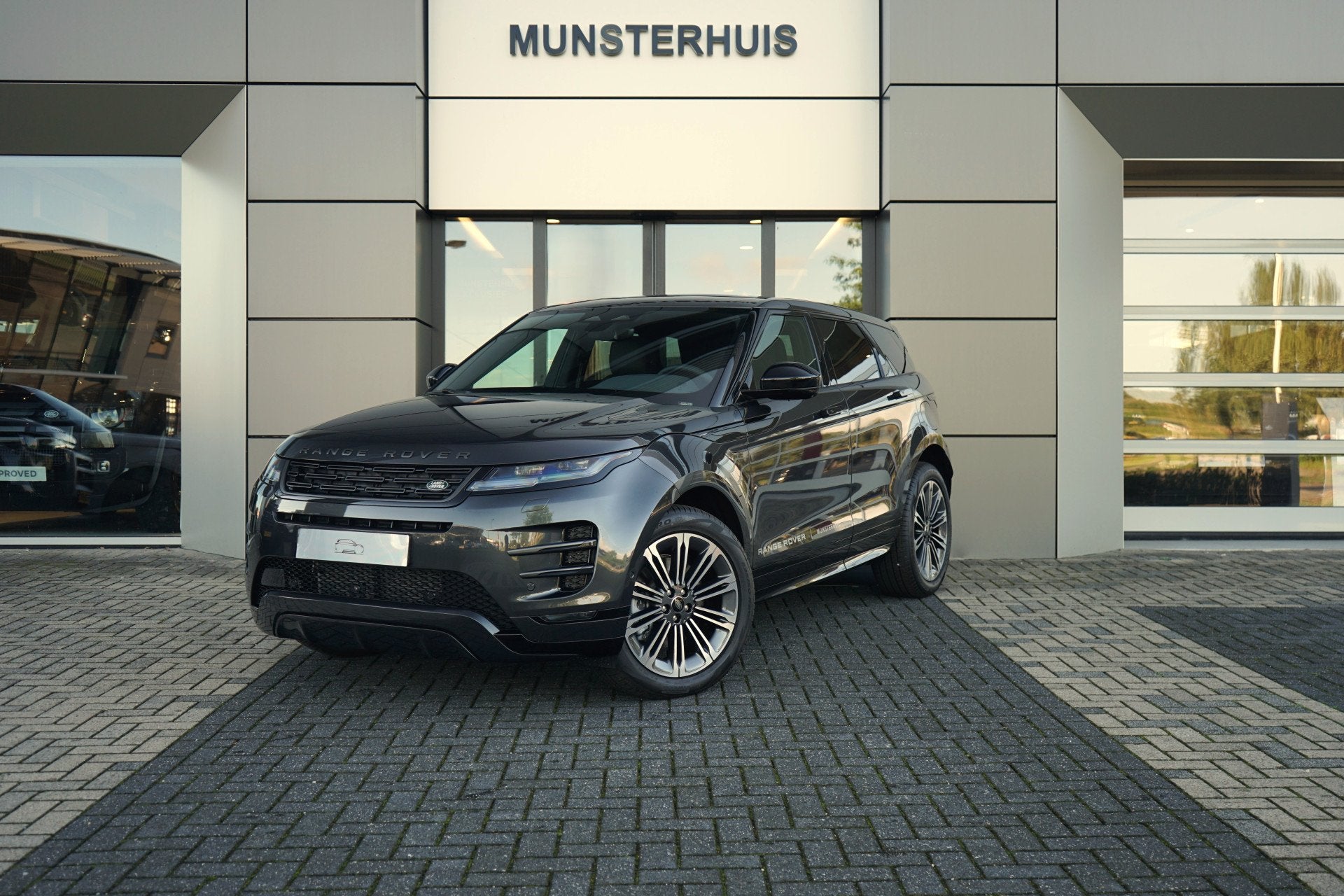 Land Rover Range Rover Evoque P270e PHEV AWD Dynamic SE | Vo