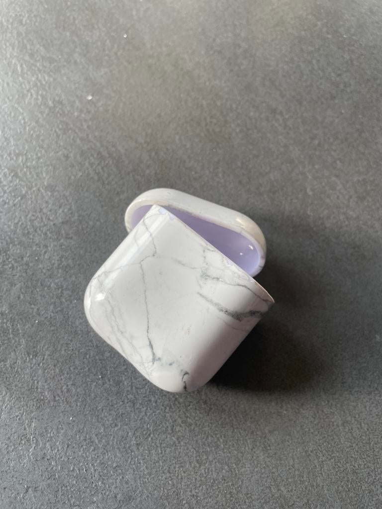 AirPods 2 Case - Bescherm je AirPods!, Ophalen of Verzenden, Gebruikt, Bescherming, Apple iPhone
