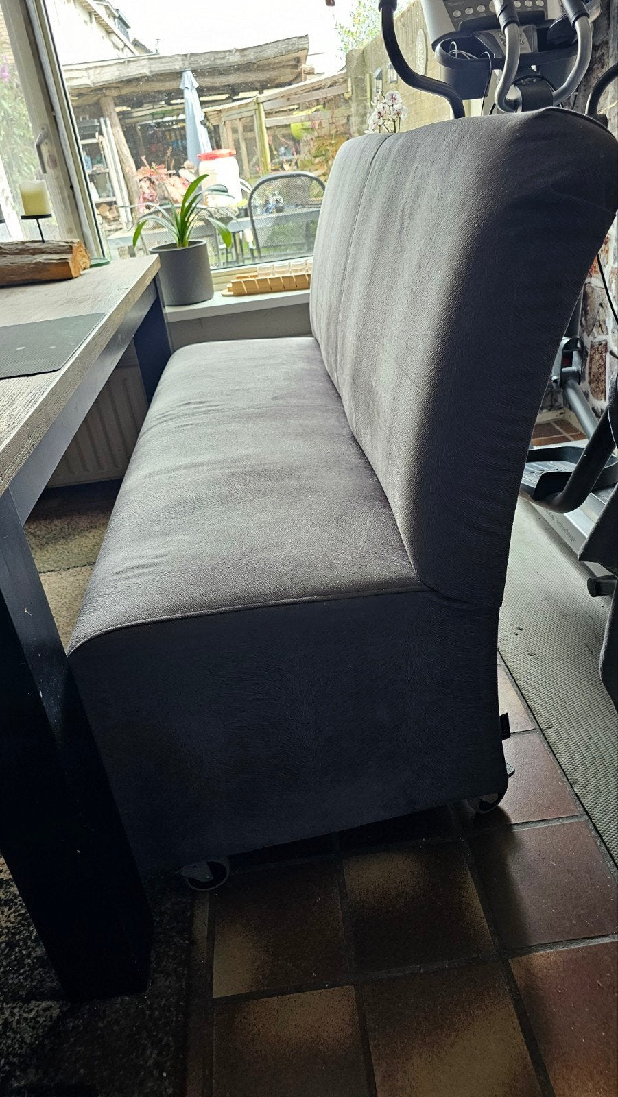 Grijze bank met wieltjes - ideaal voor eettafel, Ophalen, Gebruikt, Stof, Modern, Praktisch