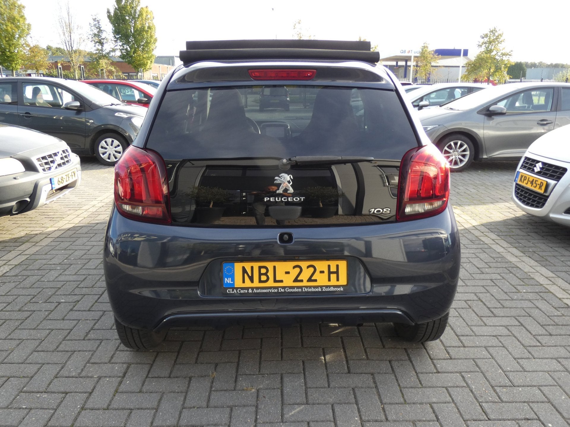 Peugeot 108 1.2 Puretech TOP! Roland Garros Achteruitrijcame, Voorwielaandrijving, Gebruikt, Euro 6, 1199 cc