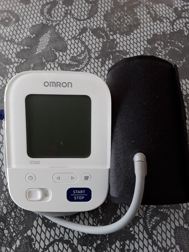 Omron M3 Comfort - Bloeddrukmeter - INCLUSIEF ADAPTER, Ophalen, Zo goed als nieuw