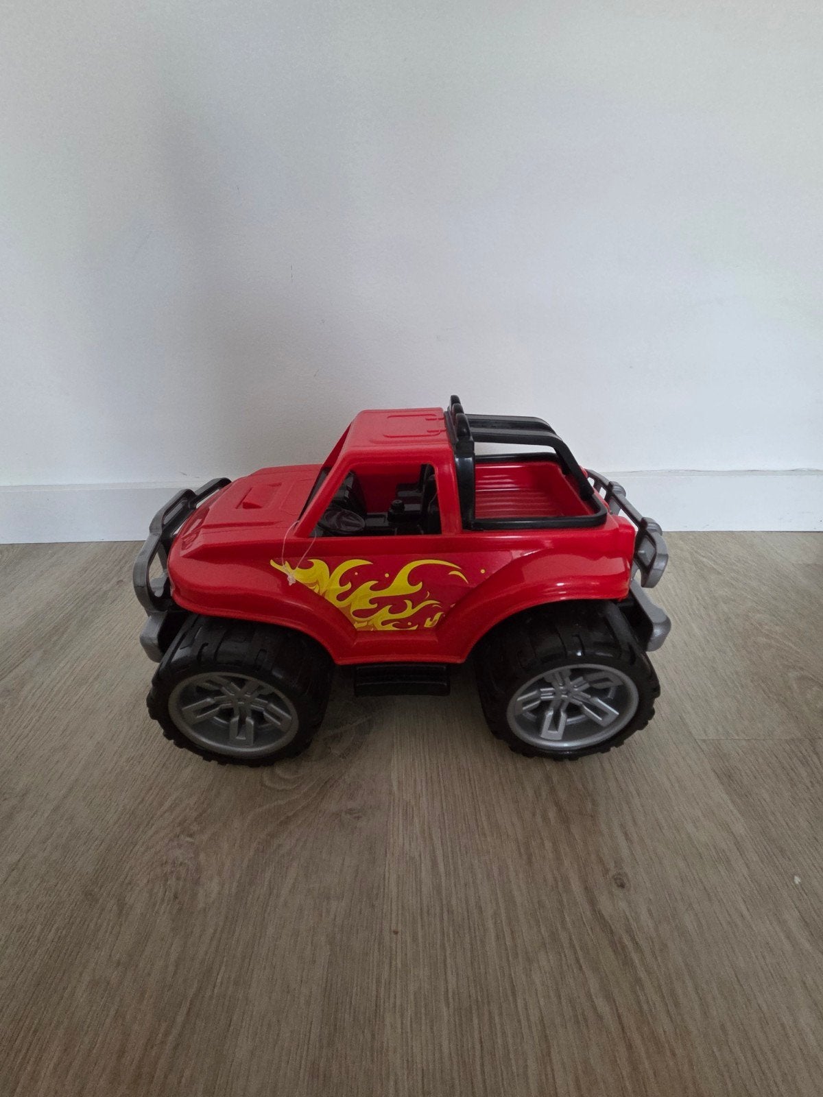 Rode speelgoed jeep met vlammen, Ophalen of Verzenden, Zo goed als nieuw