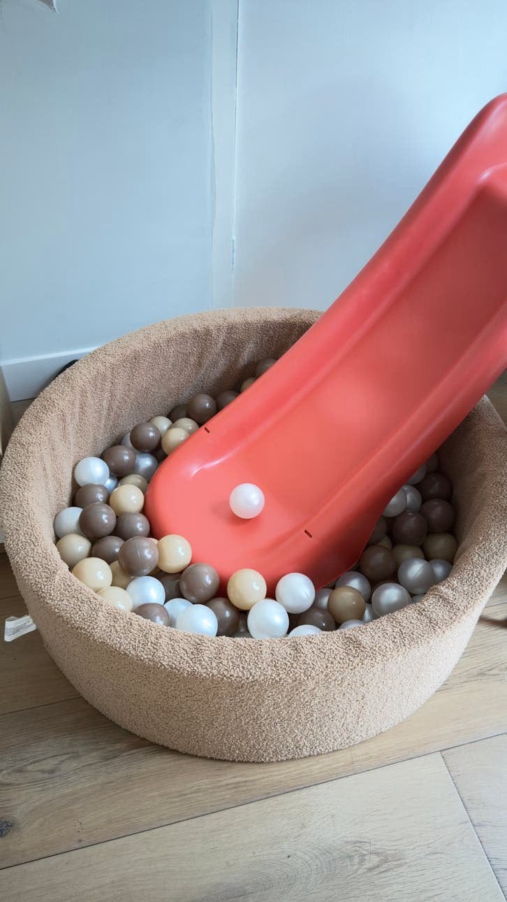 Ballenbak met glijbaan - Zo goed als nieuw!, Kinderen en Baby's, Speelgoed | Overig, Ophalen of Verzenden, Zo goed als nieuw, Jongen of Meisje