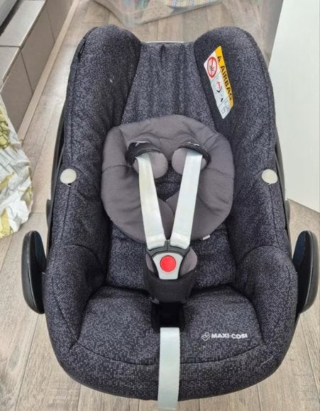 Maxi-cosi Pebble met inzetstuk, Ophalen, Gebruikt, 0 t/m 13 kg, Maxi-Cosi