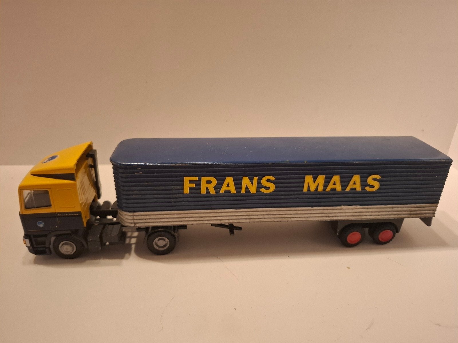 Daf 95 met oplegger, Hobby en Vrije tijd, Ophalen of Verzenden, Gebruikt, Bus of Vrachtwagen, Lion Toys