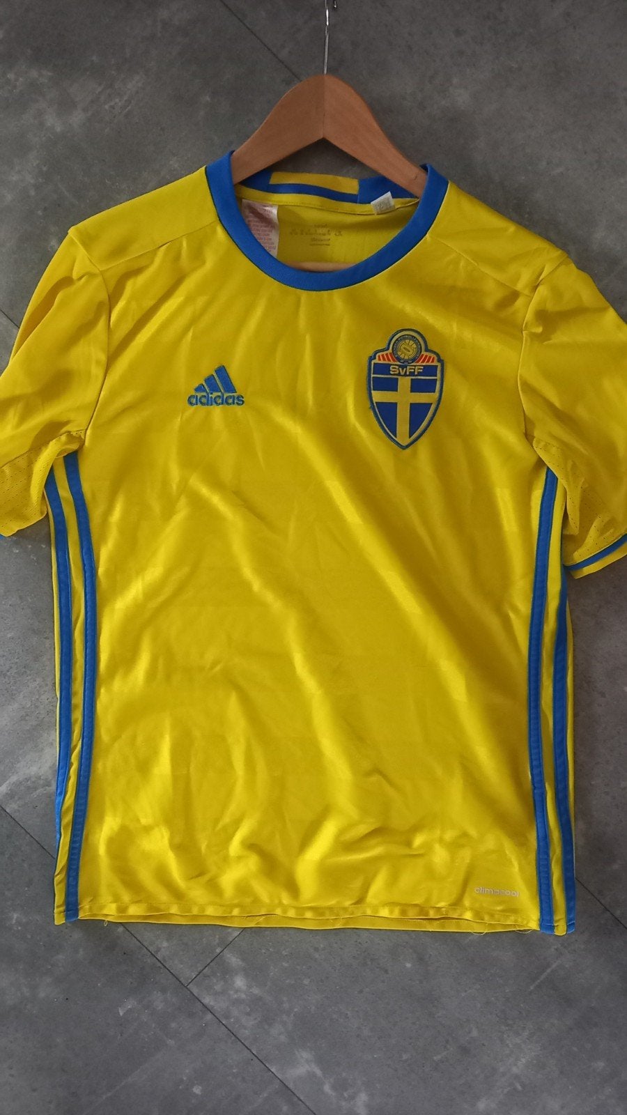 Zweden Adidas Voetbalshirt Geel Maat 46 (S), Geel, Ophalen of Verzenden, Zo goed als nieuw, Adidas