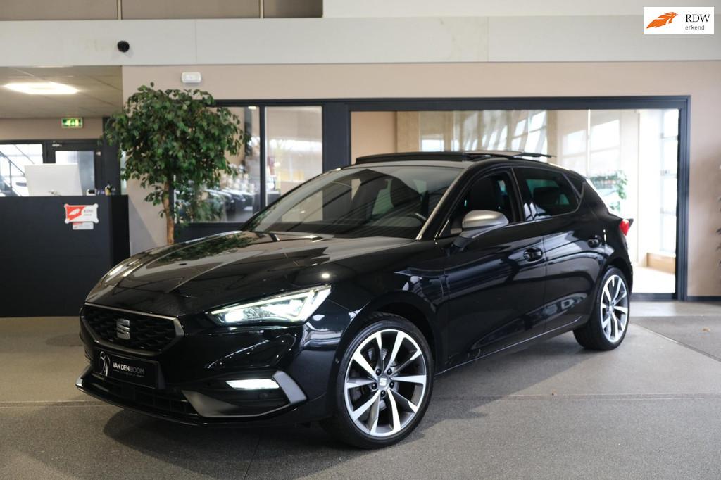 Seat Leon 1.4 TSI FR eHybrid 204pk Pano Camera ACC Led Virtu, Gebruikt, Zwart, 4 cilinders, Leon