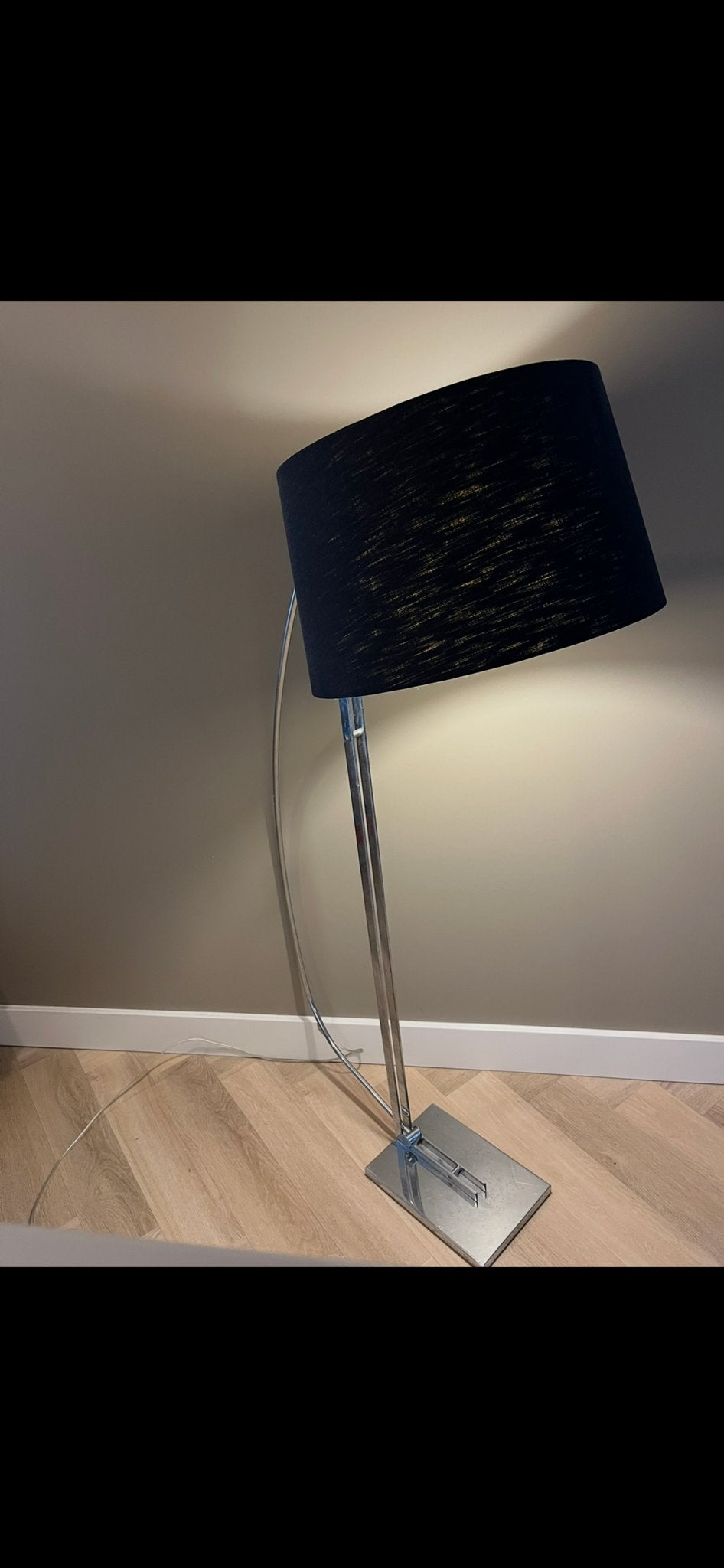 Moderne booglamp met zwarte kap, Ophalen, Gebruikt, E27 (groot), Metaal