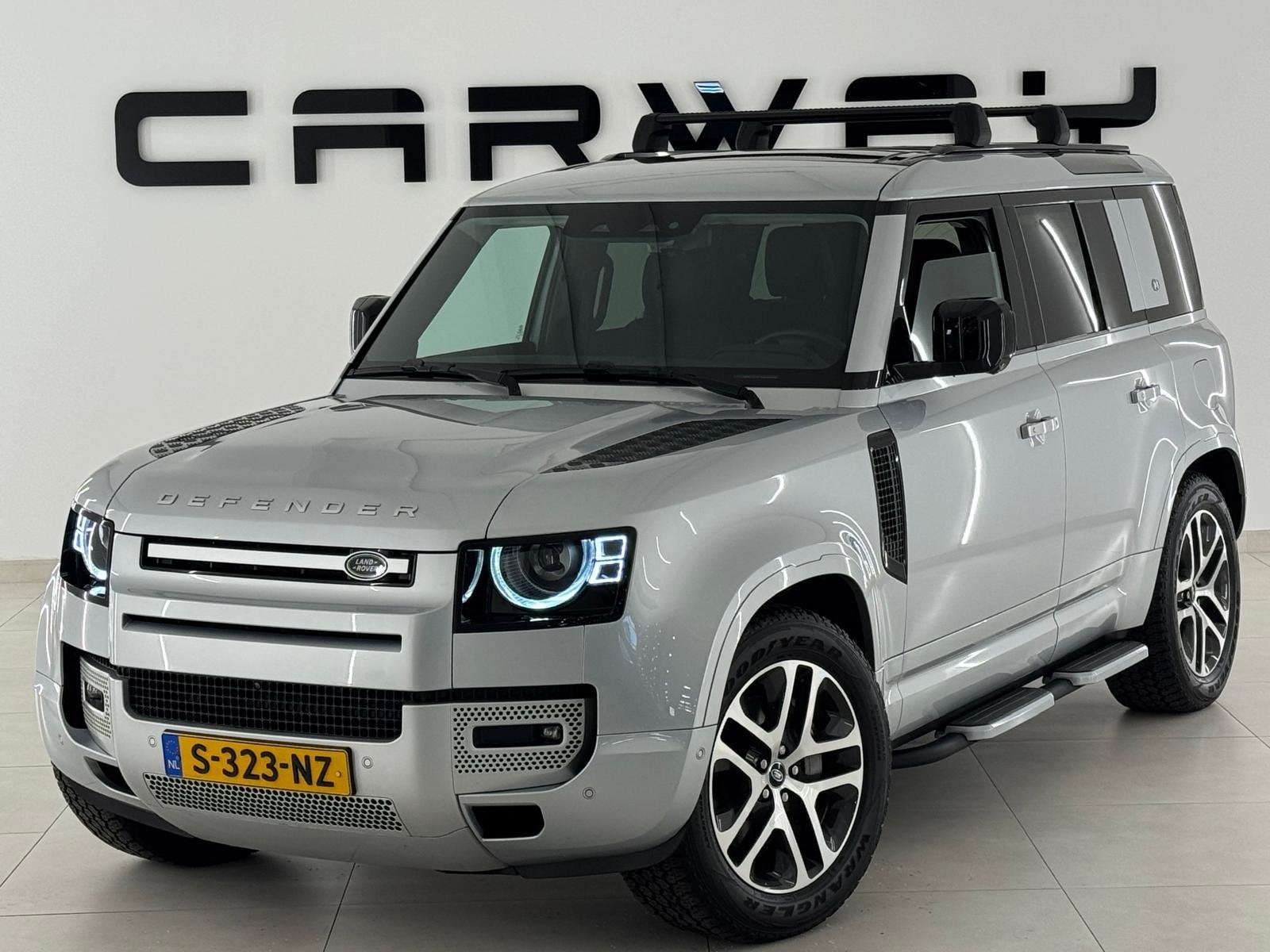 Land Rover Defender 2.0 P400e 110 HSE (bj 2023, automaat), Auto's, Automaat, Dealer onderhouden, 404 pk, Gebruikt
