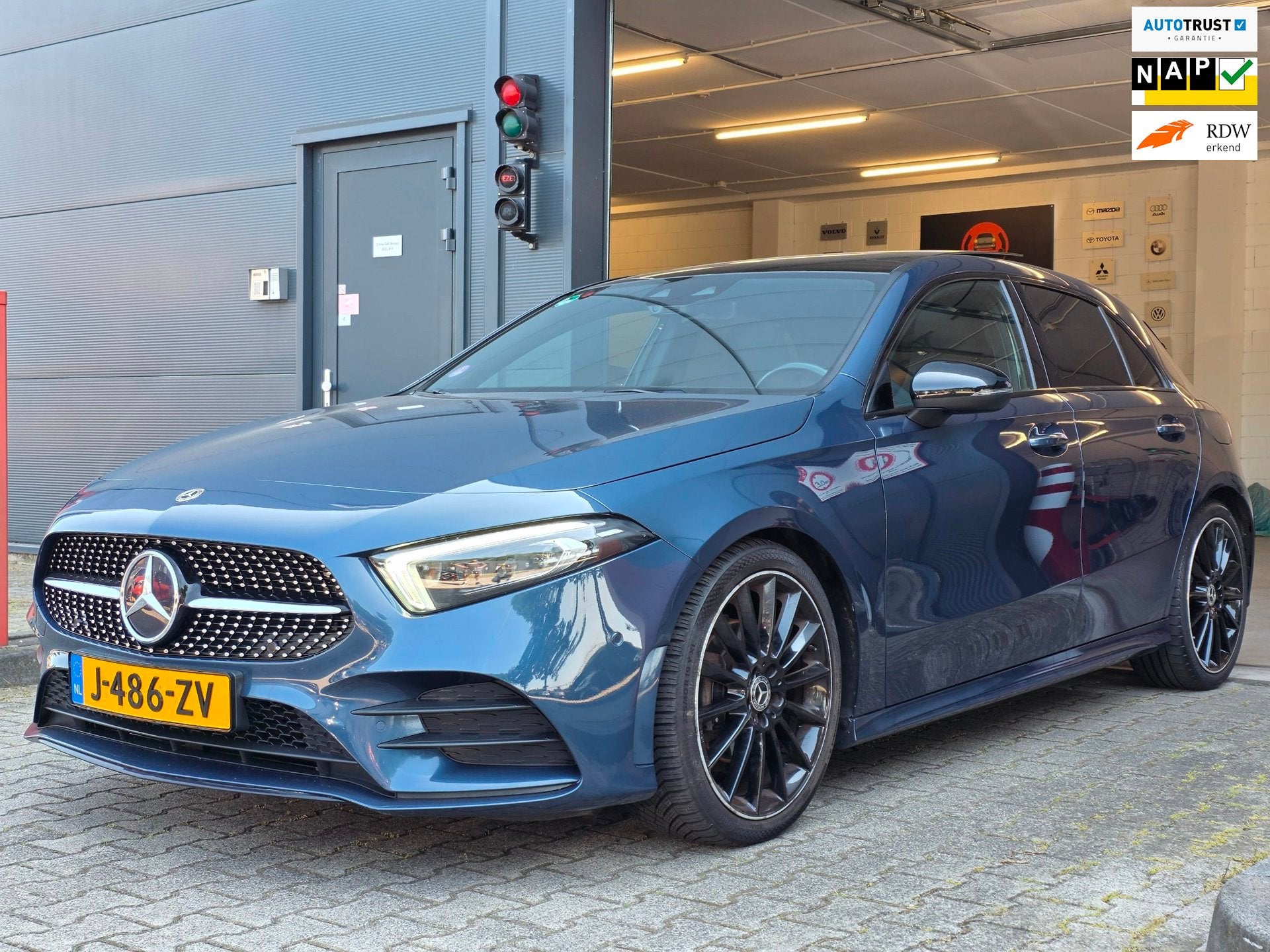 Mercedes-Benz A-klasse NAP ! / PANO / SFEER / BURMESTER / KE, Auto's, Mercedes-Benz, 136 pk, Gebruikt, 4 cilinders, Met garantie (alle)