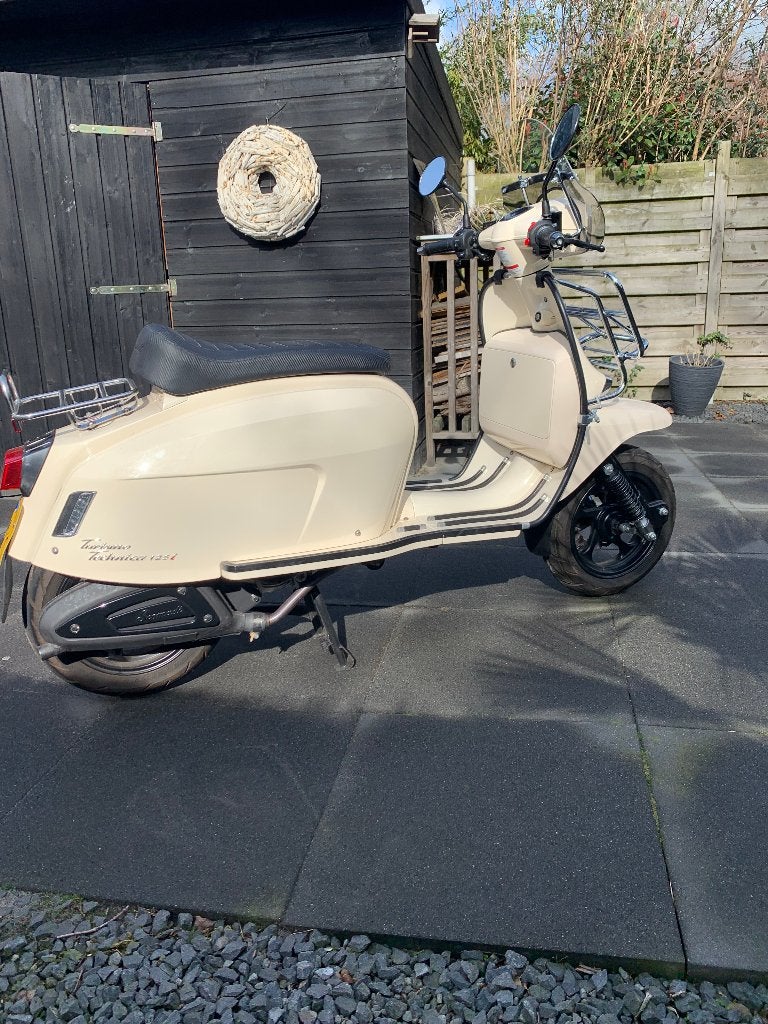Stijlvolle Turini Technica 125cc Scooter - Crèmekleurig, Scooter, Occasion, Particulier, 125 cc