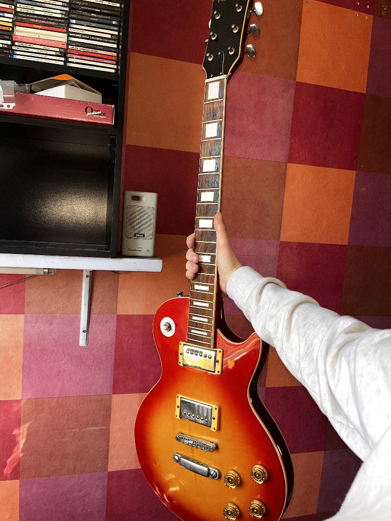 BIJZONDER: Gitaar Kumika Les Paul 70’s Japan, Ophalen, Gebruikt, Solid body, Overige merken