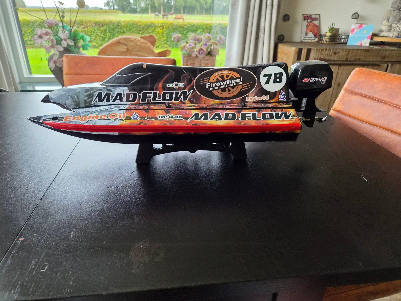 RC Speedboot Mad Flow met afstandsbediening, Ophalen of Verzenden, Zo goed als nieuw