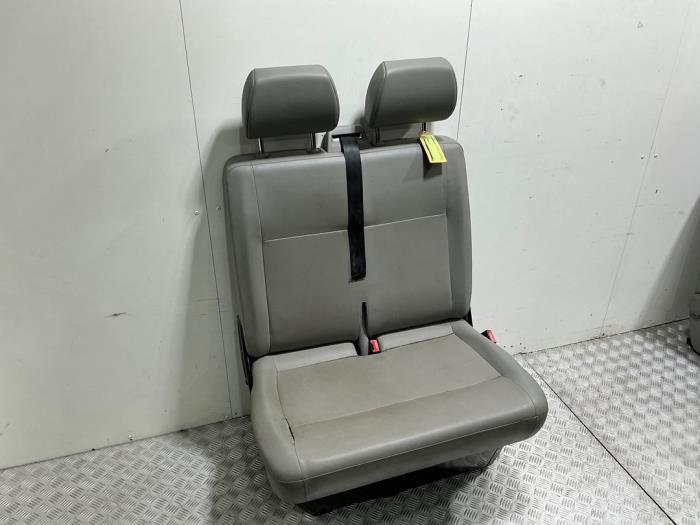 Bank rechts-voor van een Volkswagen Transporter (Transporter, 12 maanden garantie, Gebruikt, -, Volkswagen