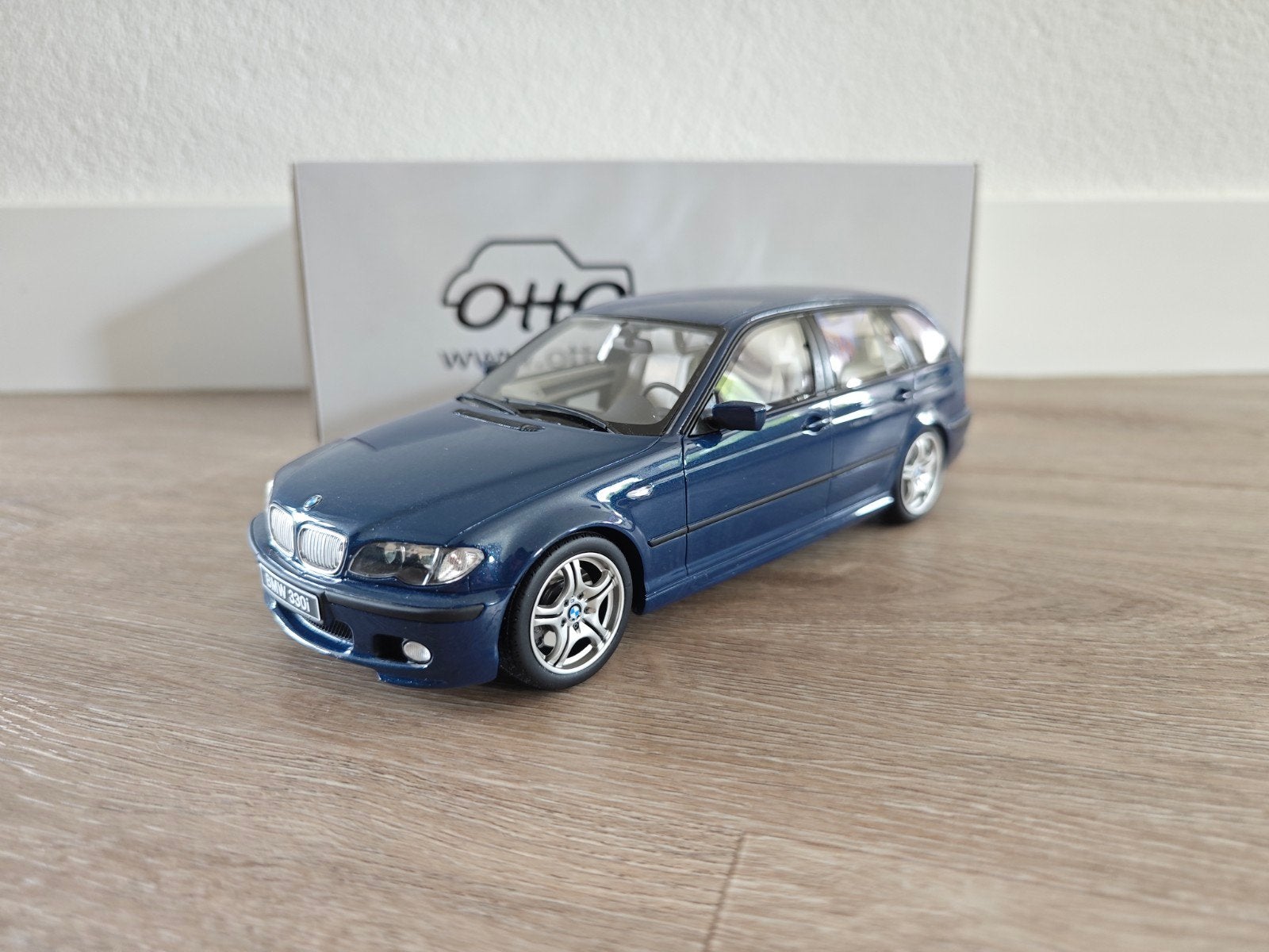 Ottomobile BMW 330i E46 Touring M Pack Mystic Blue OT251, Ophalen of Verzenden, Zo goed als nieuw, Auto, OttOMobile