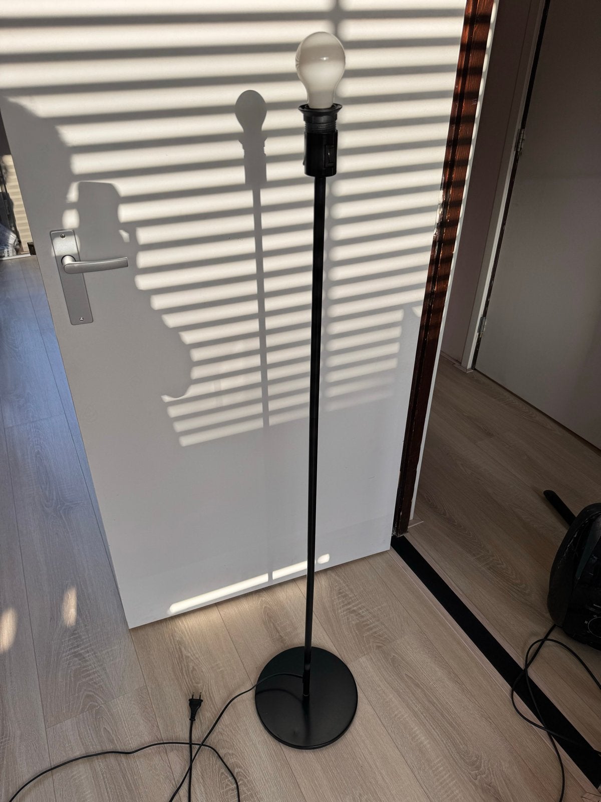 Zwarte staande lampvoet met E27 fitting, Ophalen, Gebruikt, 100 tot 150 cm, E27 (groot)