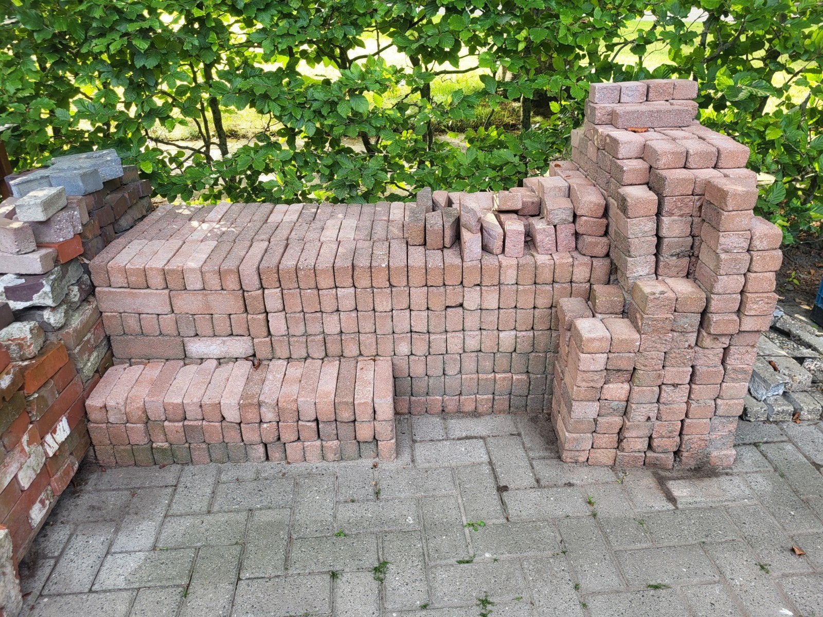 Ruim 6 m2 gebruikte waaltjes, Ophalen, Gebruikt, Beton, Klinkers