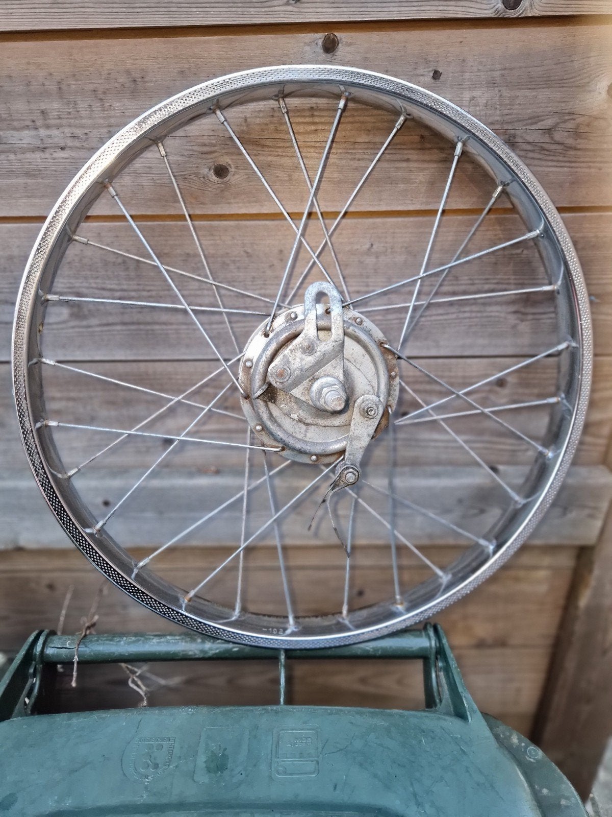 Vespa voorwiel 17 inch, Ophalen of Verzenden, Overige typen, Overige merken
