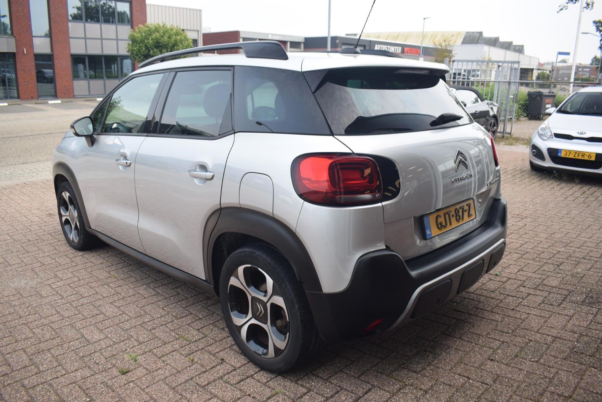 Citroen C3 AIRCROSS 1.2 PureTech S&S Shine |CARPLAY & ANDRIO, Auto's, Parkeersensor, Gebruikt, 1199 cc, Bedrijf