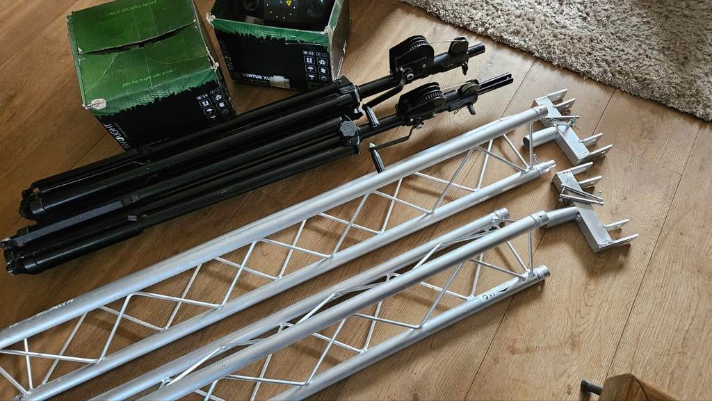 35mm Truss 150cm 2x / statief wind up, Muziek en Instrumenten, Ophalen, Gebruikt