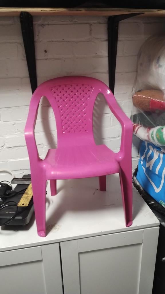 Roze kunststof kinderstoel, Tuin en Terras, Tuinstoelen, Ophalen, Gebruikt, Kunststof