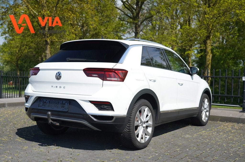 Volkswagen T-Roc 1.5 TSi Sport Trekhaak | LED | PDC | Camera, 15 km/l, Huisgarantie, 4 cilinders, Wit