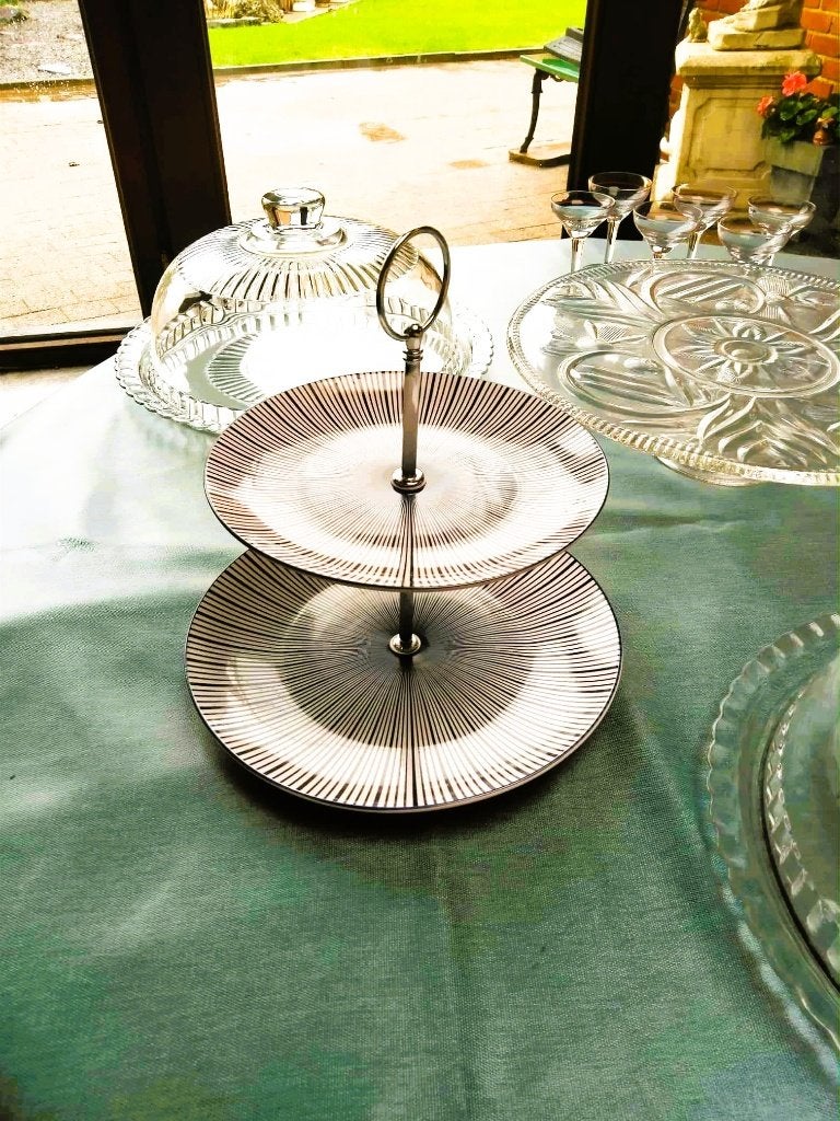 2‑laagse etagère in New Bone China porselein., Huis en Inrichting, Ophalen of Verzenden, Nieuw