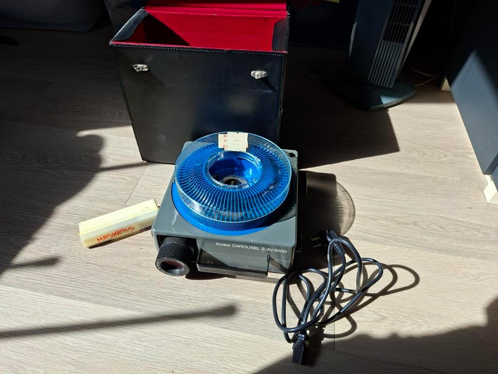 Kodak Carousel S-AV 2000 diaprojector met magazijn, Ophalen, Gebruikt