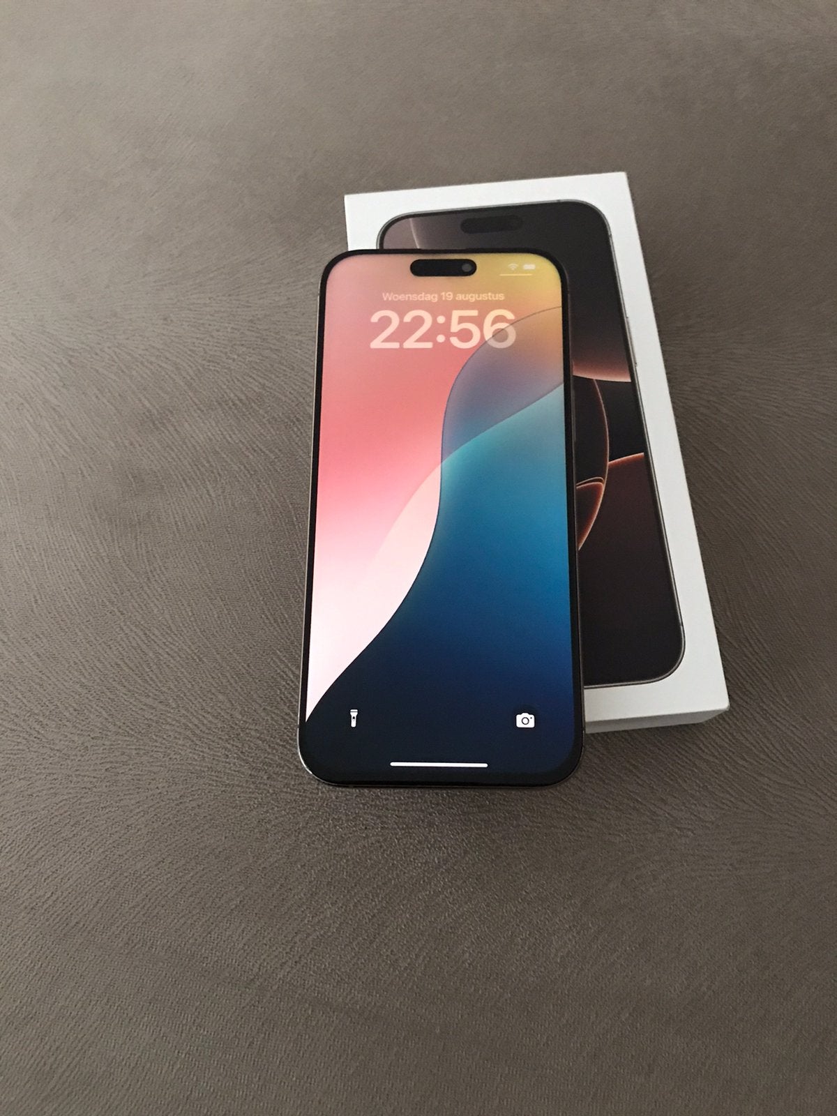 iPhone 16 pro Max 256gb goud 5G met schade werkt prima, Gebruikt, IPhone 16 Pro Max, Zonder simlock, Zonder abonnement