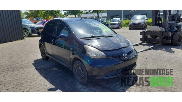 Scherm rechts-voor van een Toyota Aygo, Auto-onderdelen, Gebruikt, -, -, Ophalen of Verzenden