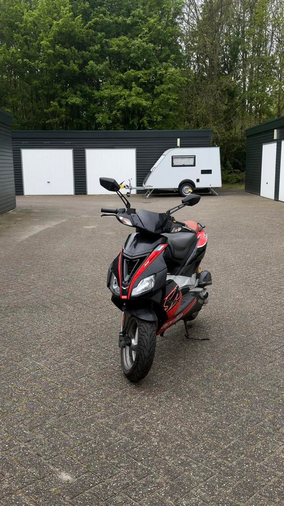 Aprilia SR factory 70cc ‼️3E EIGENAAR VOLLEDIGE BLOKREVSIE‼️, Fietsen en Brommers, Ophalen, Tweetakt, Maximaal 45 km/u, 70 cc