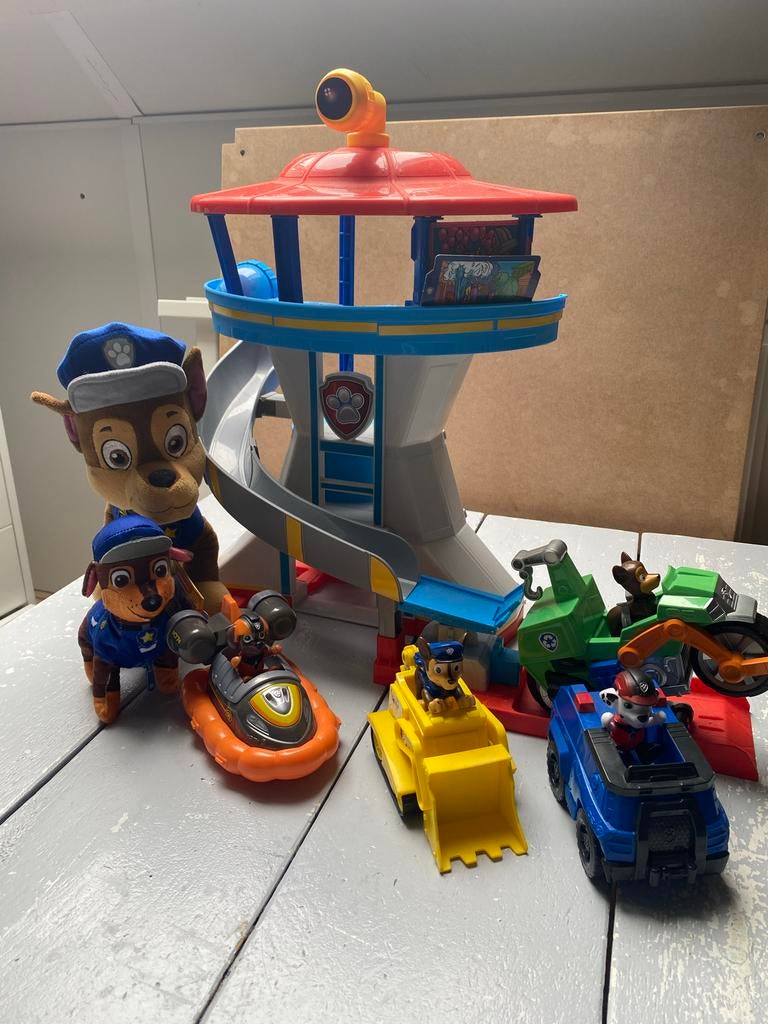 Paw Patrol Uitkijktoren met 4 Voertuigen, Knuffel & Sleutelh, Ophalen of Verzenden, Gebruikt, Jongen of Meisje