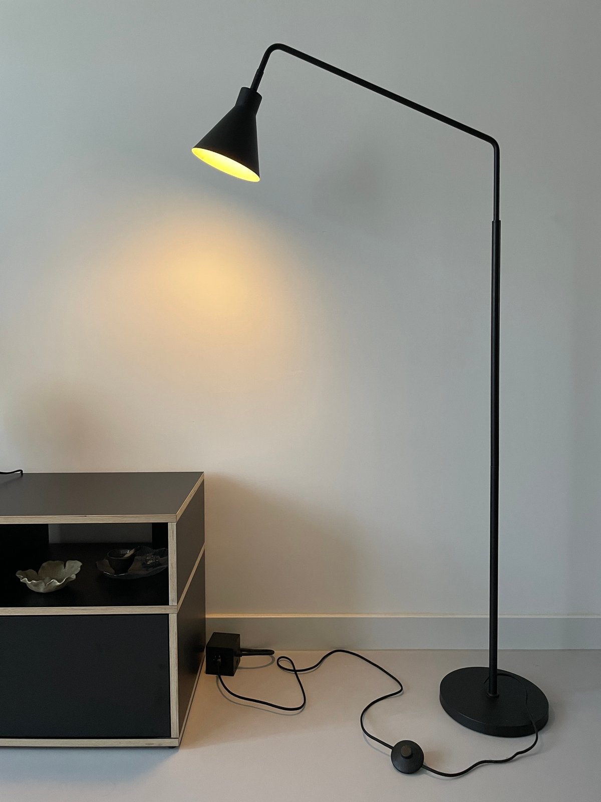 Design vloerlamp zwart van It’s About RoMi, Ophalen, Zo goed als nieuw, 150 tot 200 cm