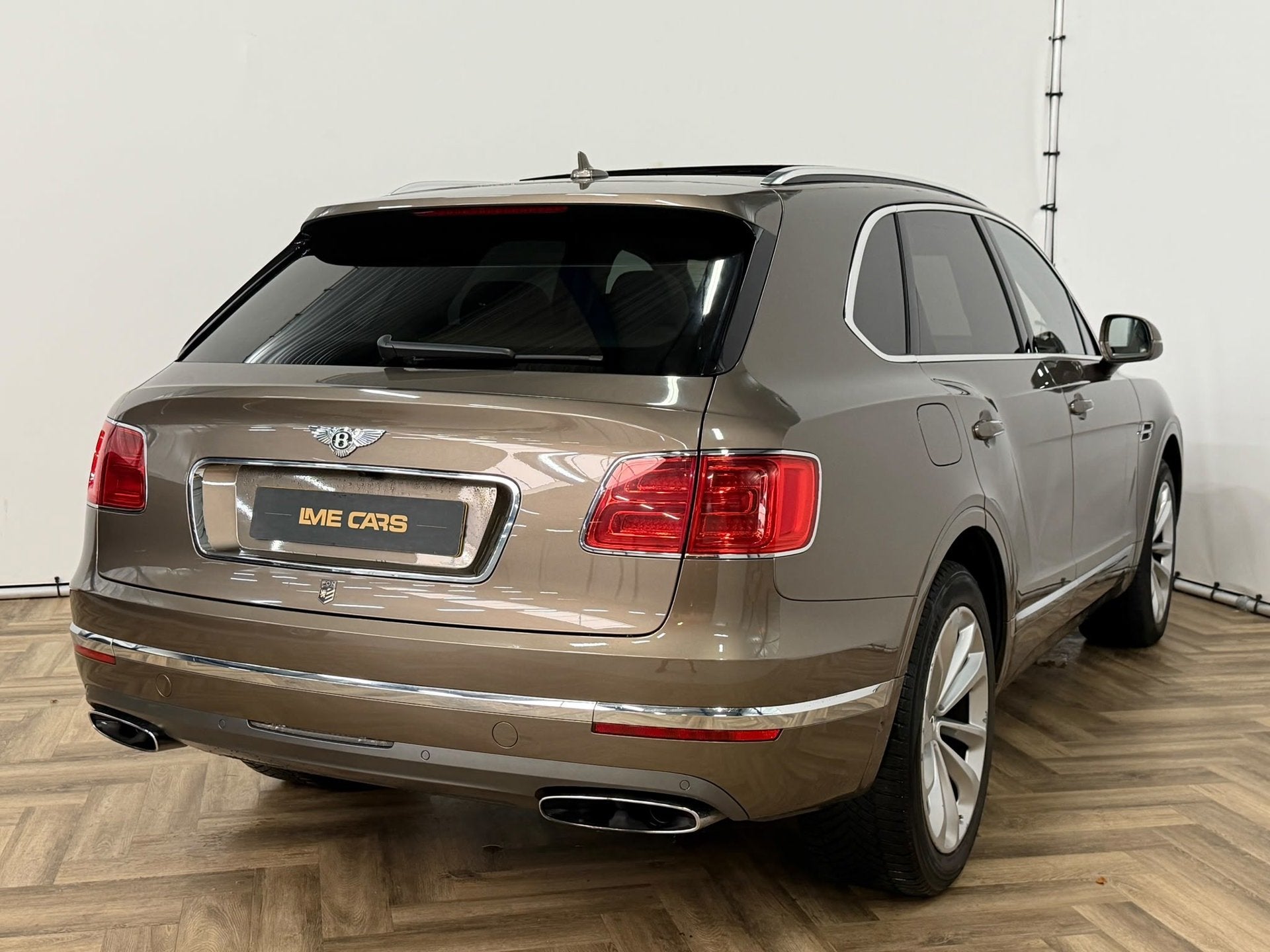 Bentley Bentayga 6.0 W12|NAP|1e EIGENAAR|INRUIL MOGELIJK|, Auto's, Gebruikt, Bedrijf, Vierwielaandrijving, SUV of Terreinwagen
