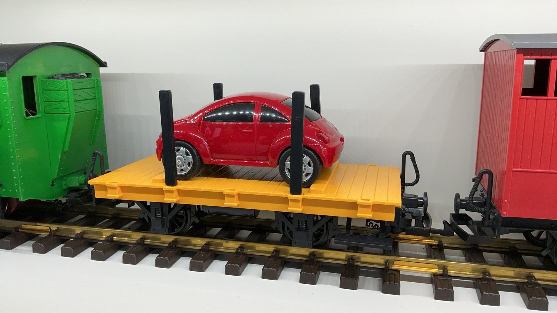 LGB wagon met VW beetle KOOPJE €19,95!, Hobby en Vrije tijd, Modeltreinen | Overige schalen, Gelijkstroom, Wagon, Ophalen of Verzenden
