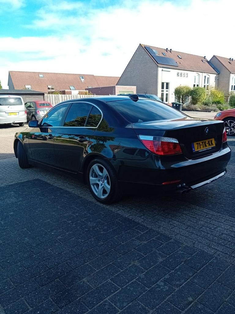 BMW 5-Serie 2.5 I 523 AUT 2006 Zwart, Auto's, Automaat, Achterwielaandrijving, 1800 kg, 2497 cc