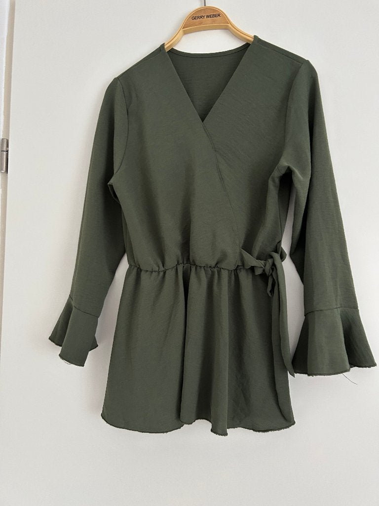 Kaki blouse ongedragen, Ophalen of Verzenden, Nieuw, Maat 36 (S), Groen