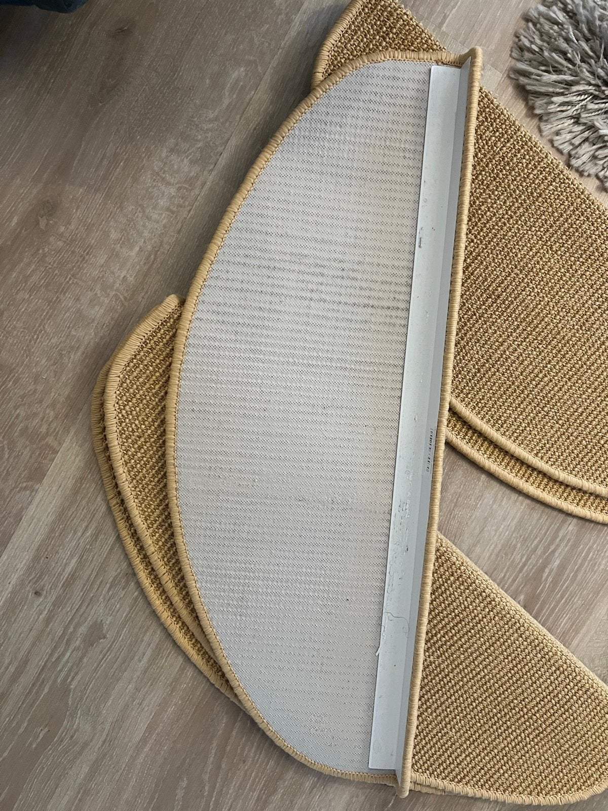 Grote zelfklevende geluidsdempende trapmaantjes, Minder dan 50 cm, Beige, Ophalen of Verzenden, Overige vormen