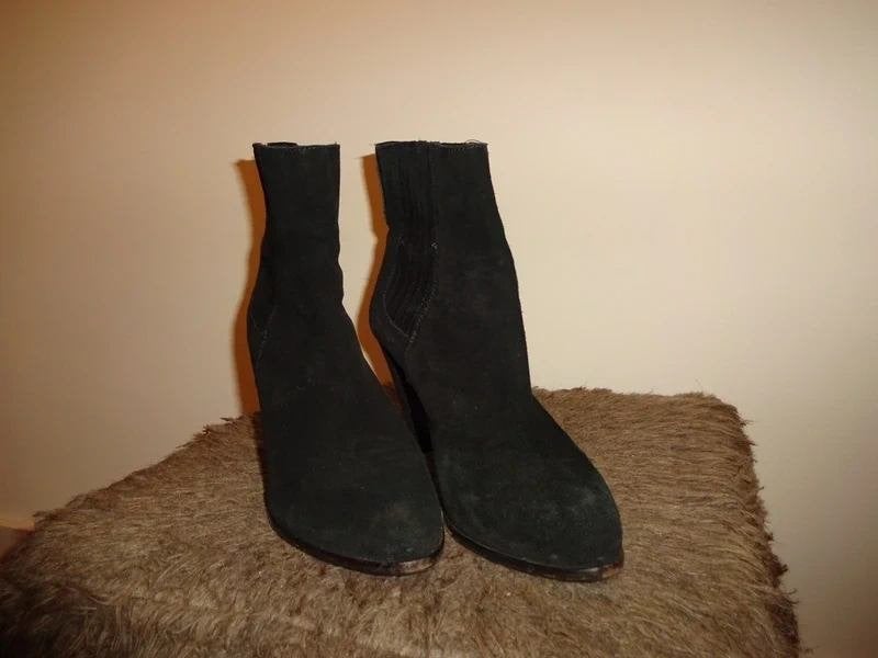 Sergio Rossi mooie zwarte enkel laarsjes 39, Kleding | Dames, Schoenen, Sergio Rossi, Verzenden, Zwart, Lage of Enkellaarzen