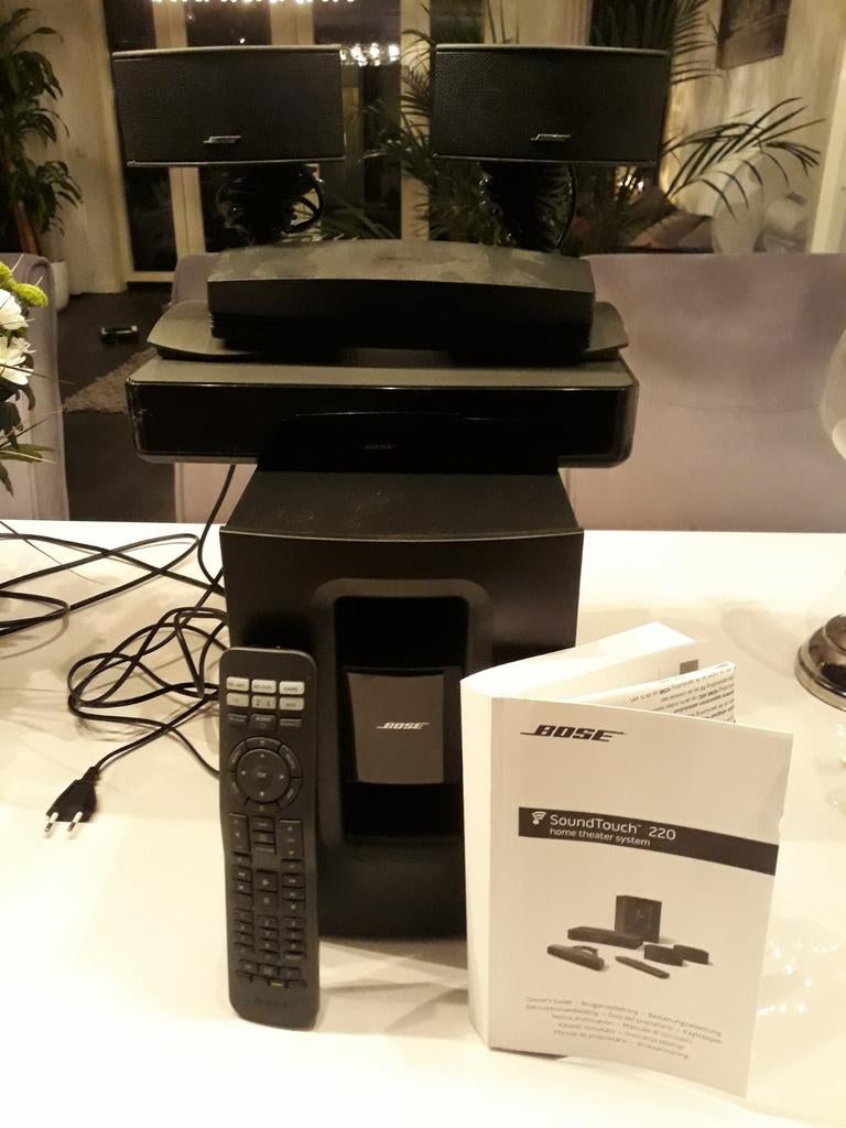 Home cinemaset BOSE SOUNDTOUCH 220, Audio, Tv en Foto, Home Cinema-sets, Soundbar, 70 watt of meer, Zo goed als nieuw, Overige spelers