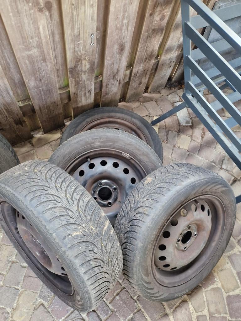 Set stalen velgen (steekmaat 4x100) met banden, Ophalen, Gebruikt, 15 inch, 175 mm